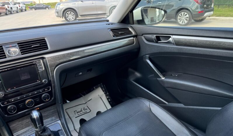 2017 VOLKSWAGEN PASSAT SE full