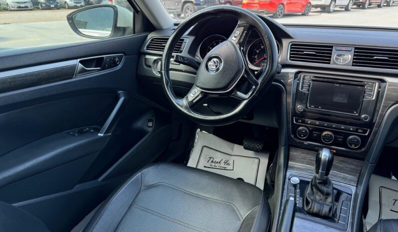 2017 VOLKSWAGEN PASSAT SE full