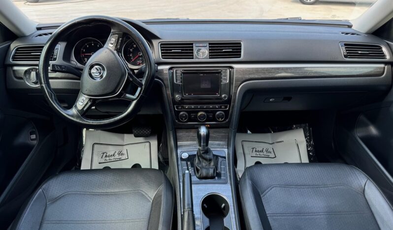 2017 VOLKSWAGEN PASSAT SE full