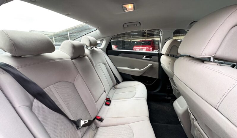 2016 HYUNDAI SONATA SE full