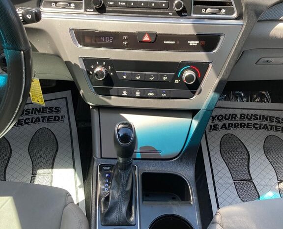 2017 HYUNDAI SONATA SE full