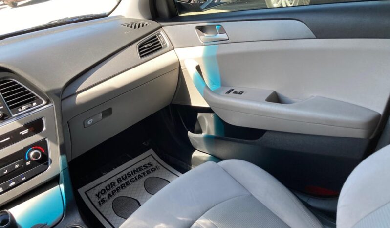 2017 HYUNDAI SONATA SE full