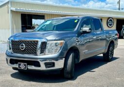 2017 NISSAN TITAN SV full