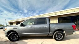2017 NISSAN TITAN SV full