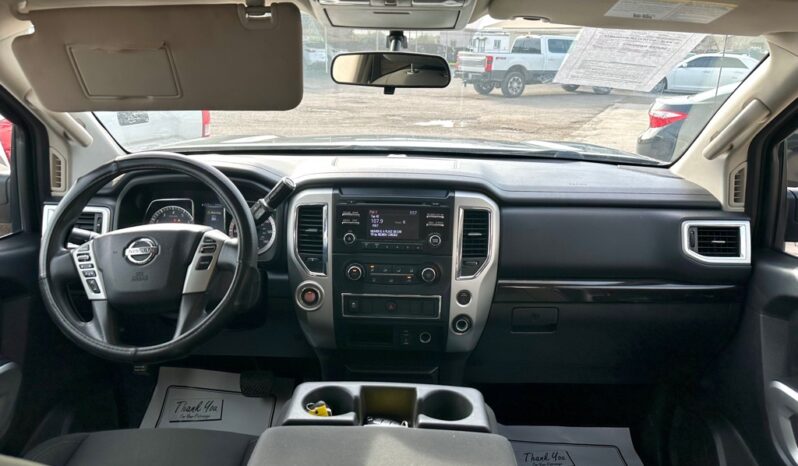 2017 NISSAN TITAN SV full