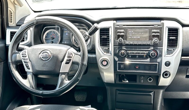 2017 NISSAN TITAN SV full